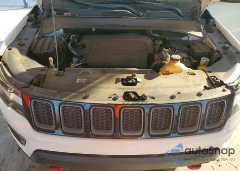 2018 Jeep Compass Trailhawk z USA, uszkodzony, nr VIN 3C4NJDDB3JT231226